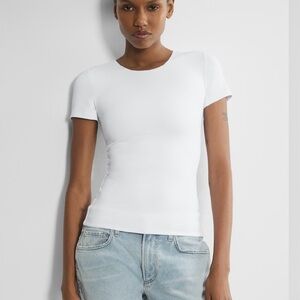 Aritzia Original Contour Crew Hip T-shirt- size M - worn once - great condition